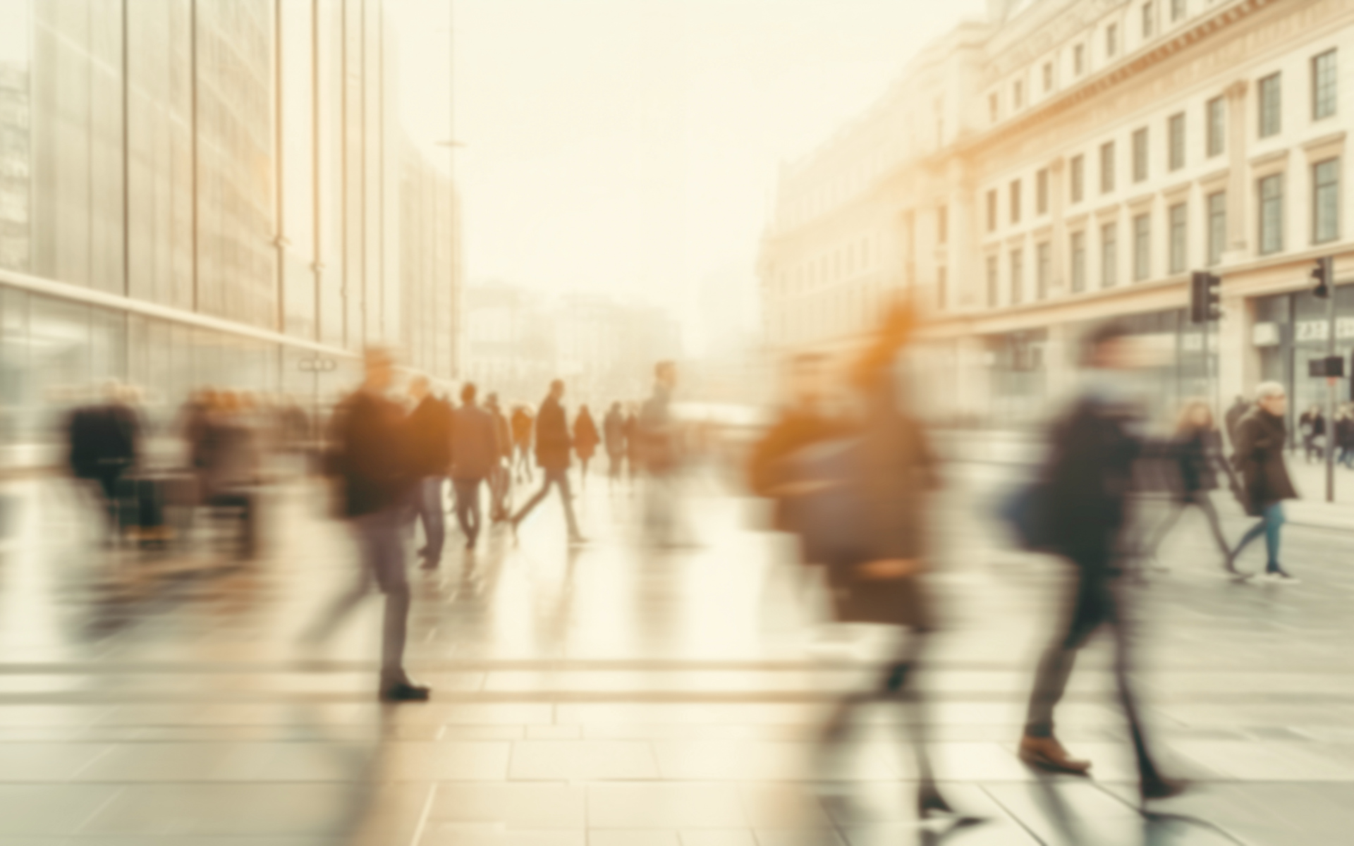 Abbildung zeigt einen städtischen Platz mit vielen Menschen, die nicht klar zu erkennen sind. Das Bild steht symbolisch für die vielen Menschen in Deutschland, die auf der Warteliste für eine Nierentransplantation stehen.